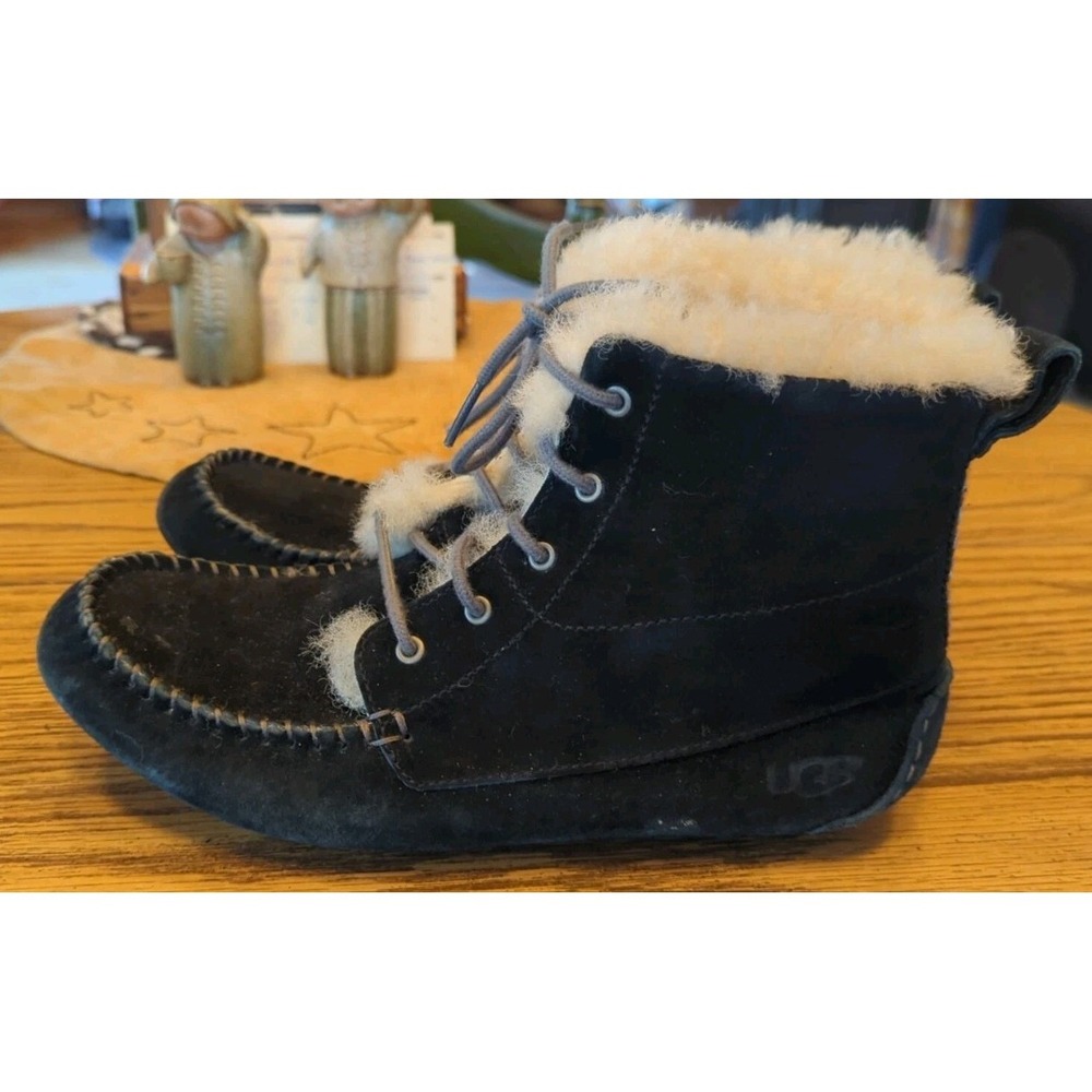Ugg Womens Size 7 Black Chickree Boots - Picture 3 of 9